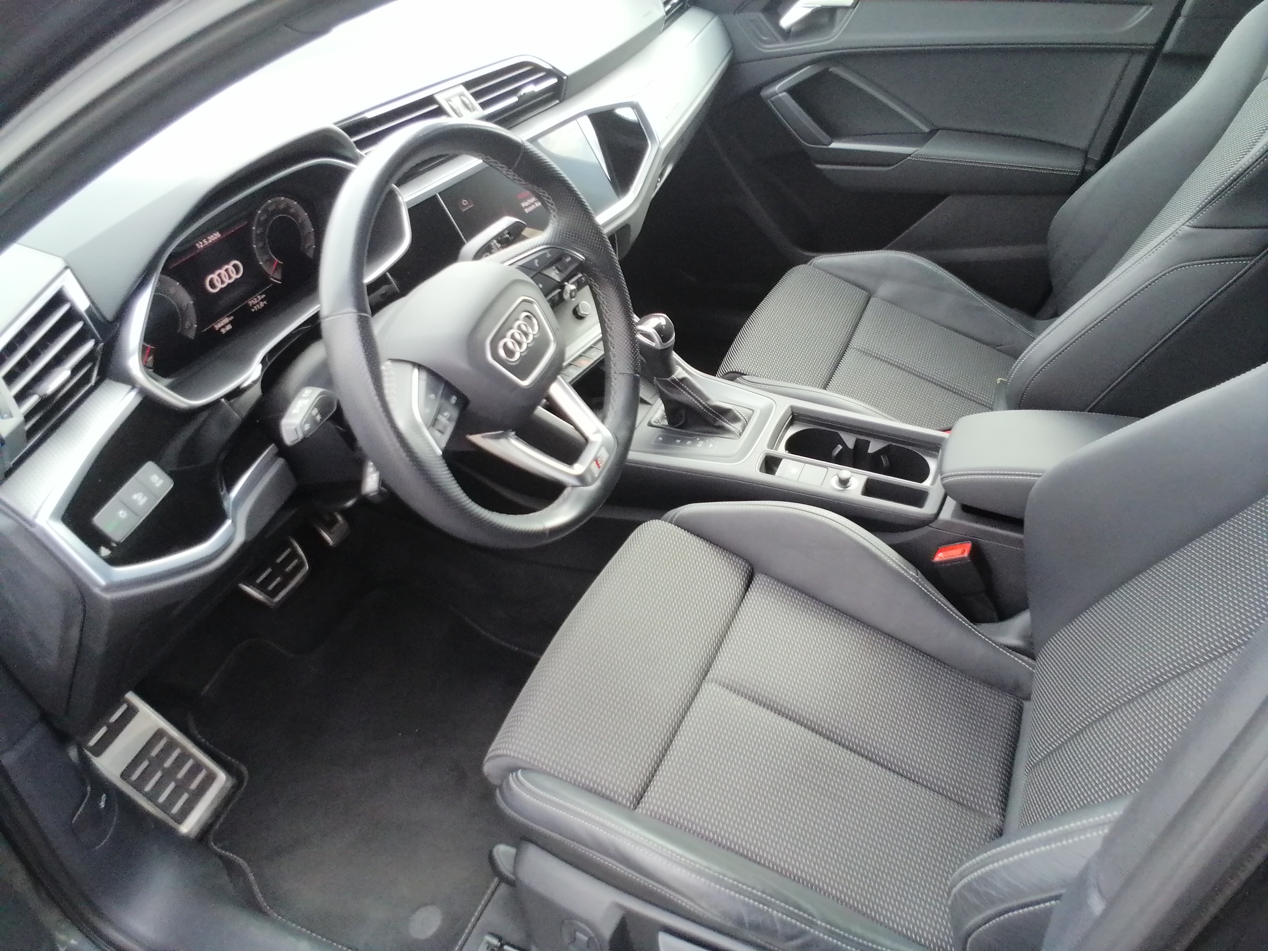 Audi Q3 Sportback 40 TFSI Quattro S line 190 PS LED AHK