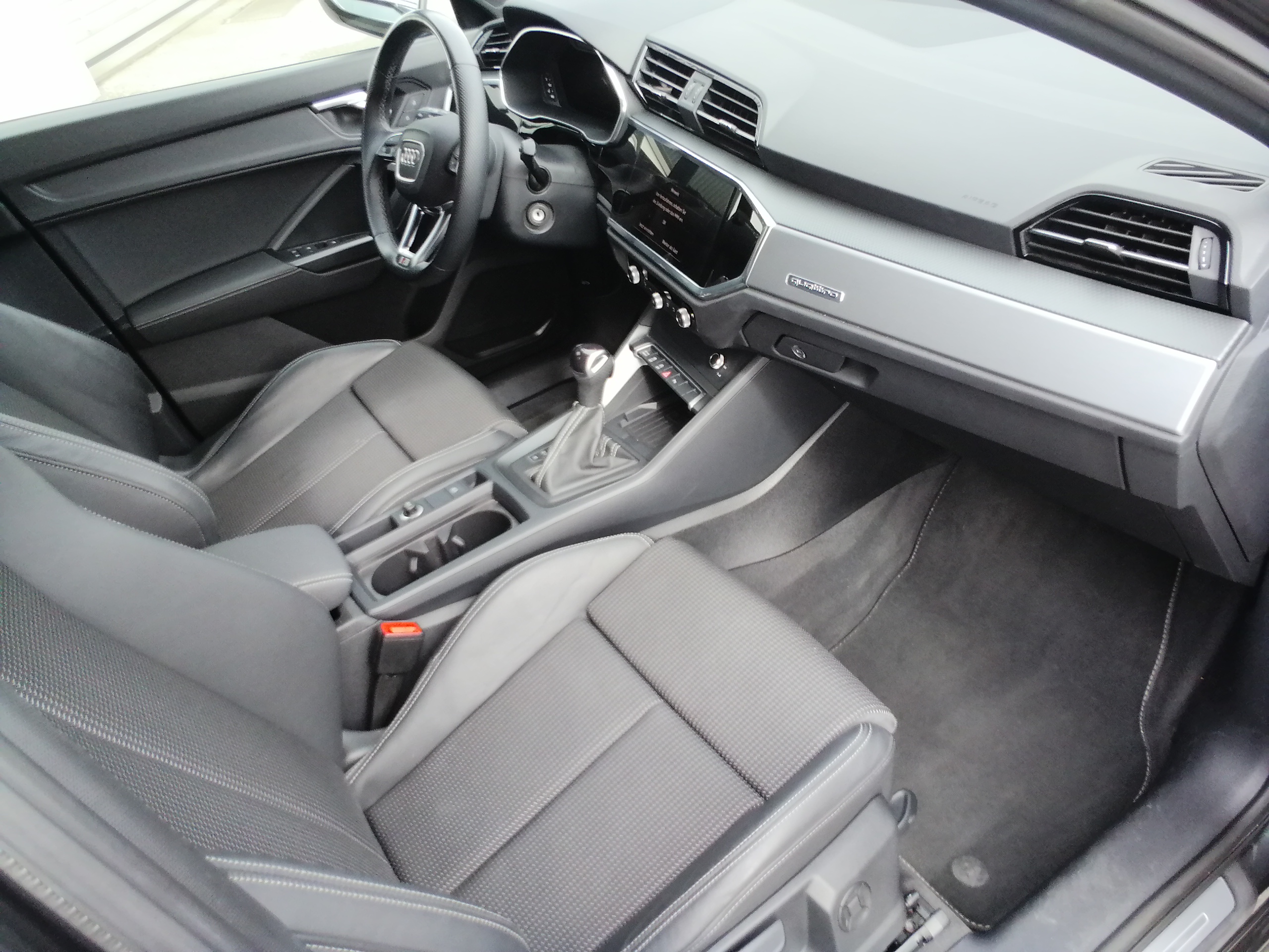 Audi Q3 Sportback 40 TFSI Quattro S line 190 PS LED AHK