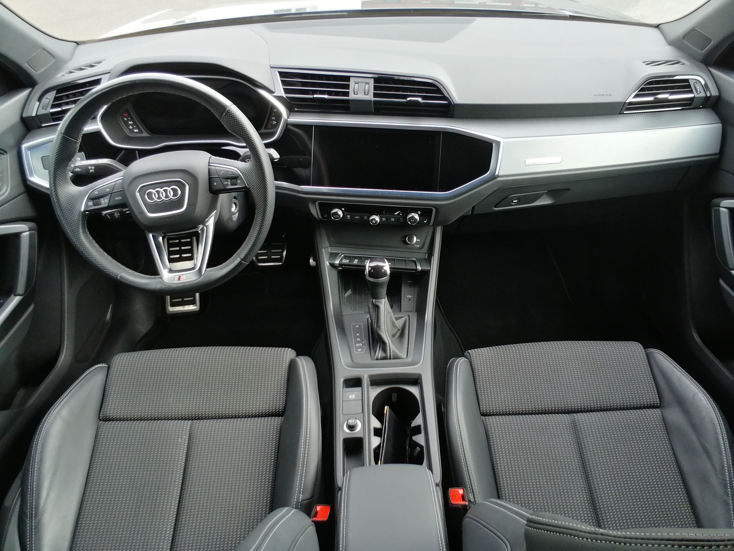 Audi Q3 Sportback 40 TFSI Quattro S line 190 PS LED AHK