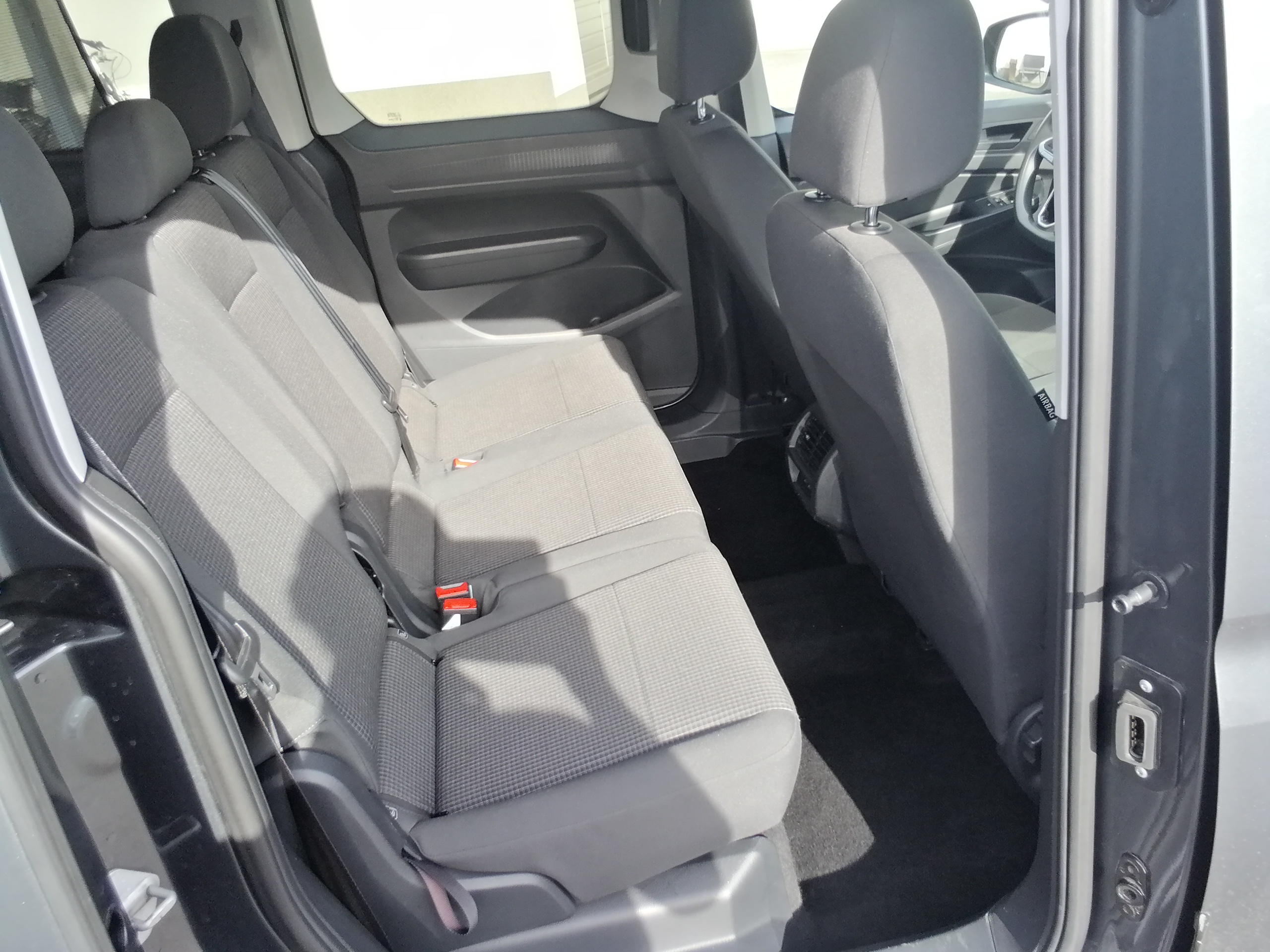 VW Caddy Kombi 2,0 TDI Basis SHZ PDC GRA