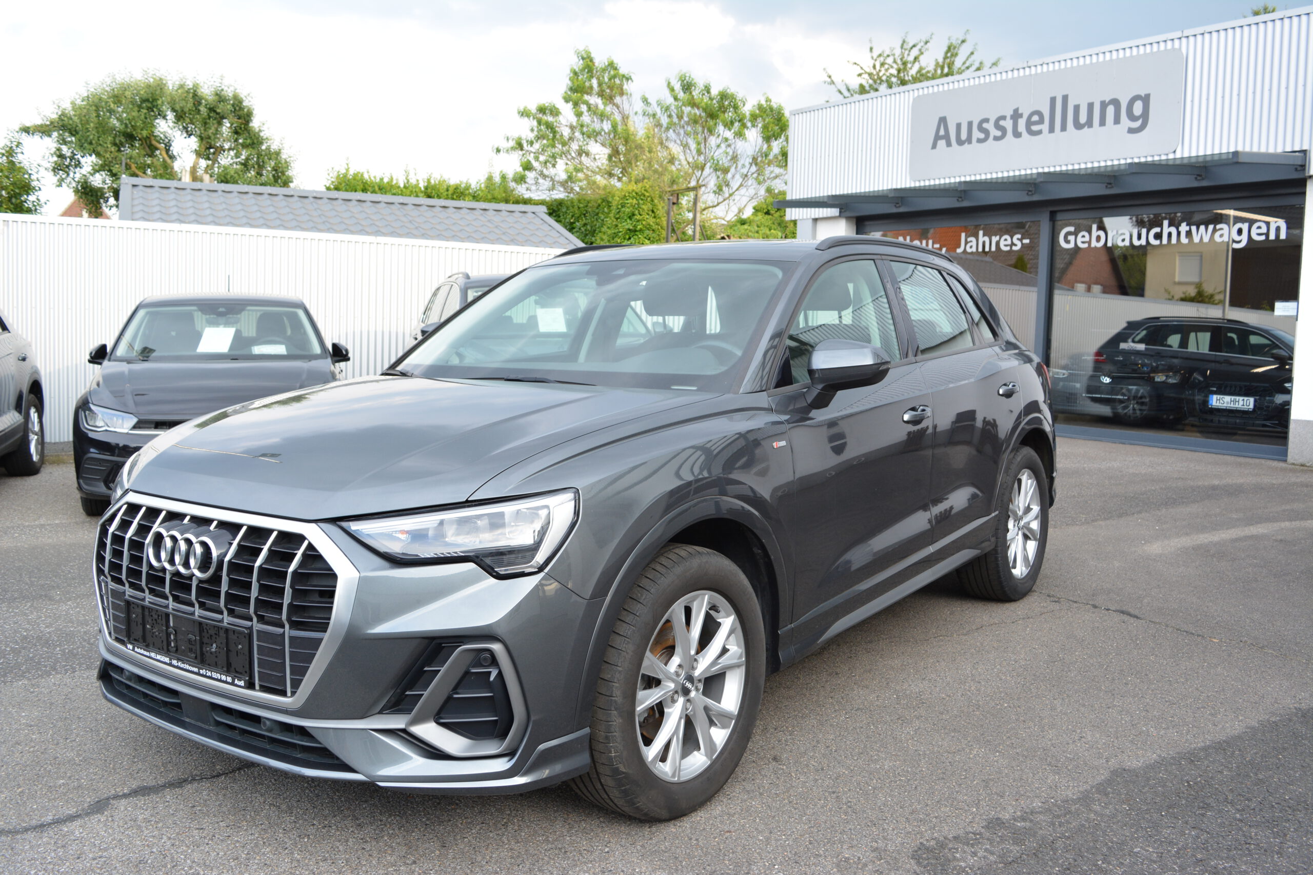 AUDI Q3 2,0 TDI 150 PS Stronic LED AHK ACC NAVI EPAKET