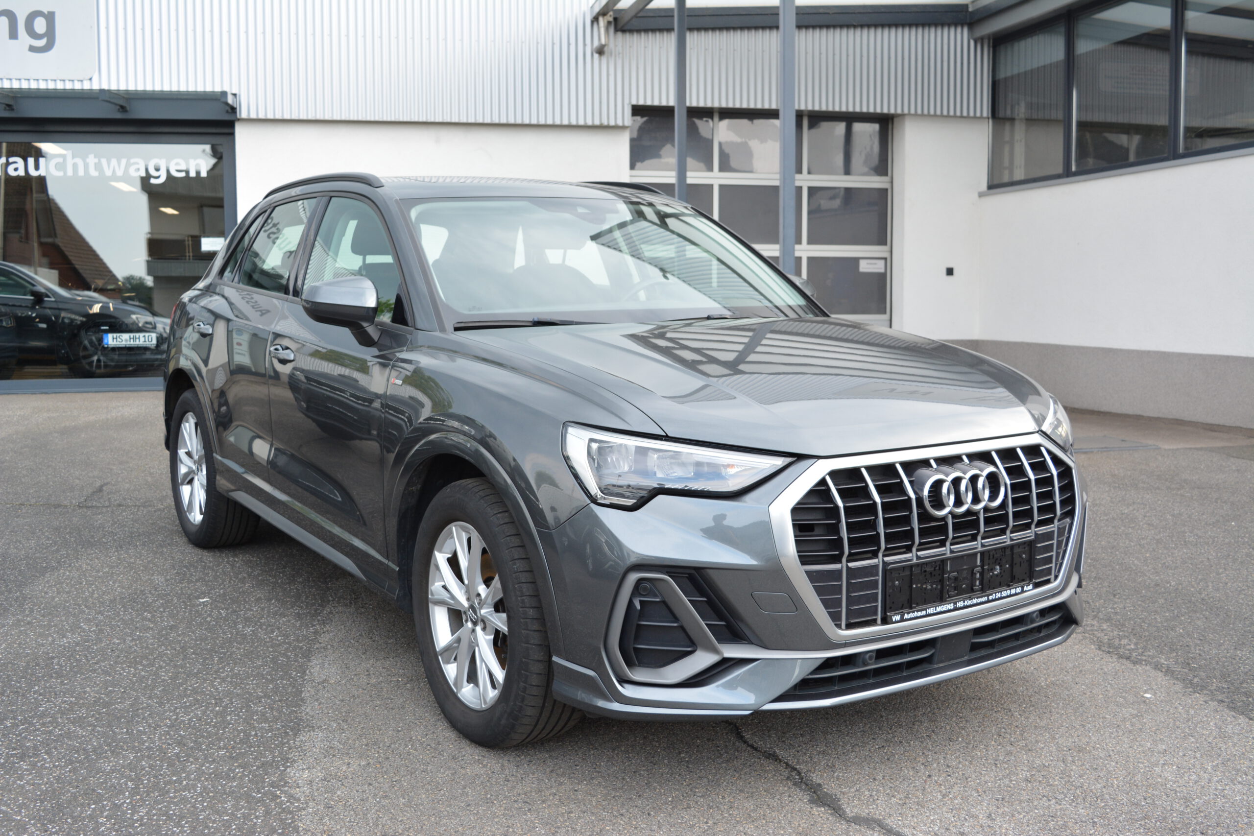 AUDI Q3 2,0 TDI 150 PS Stronic LED AHK ACC NAVI EPAKET