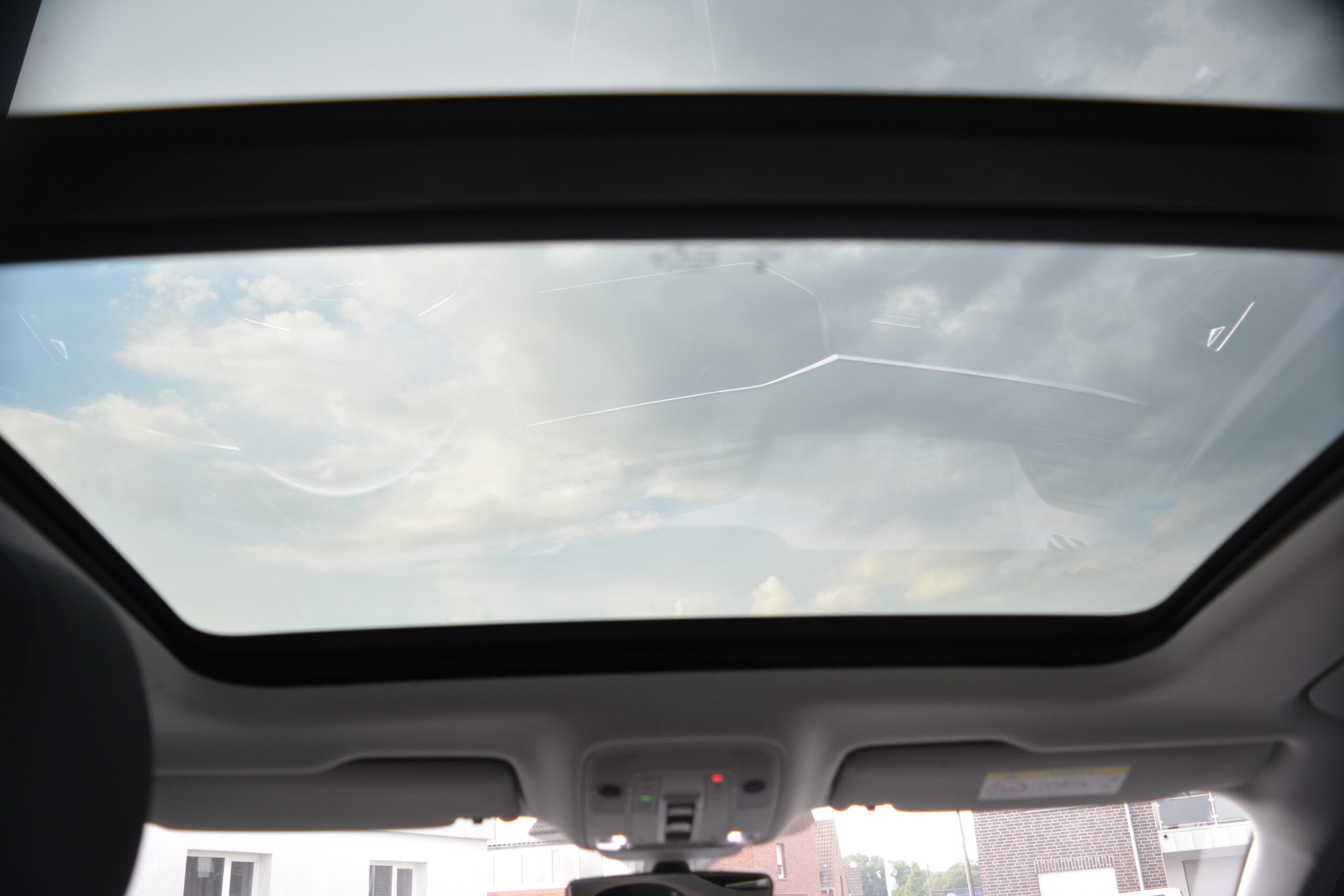 AUDI Q3 2,0 TDI 150 PS Stronic LED AHK ACC NAVI EPAKET