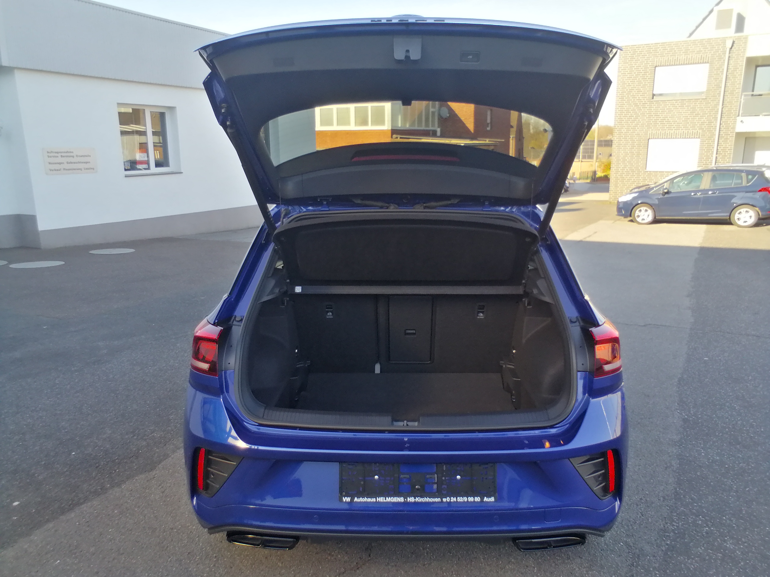 VW T-Roc R-Line 150 PS DSG Black Style AHK EPaket KAM