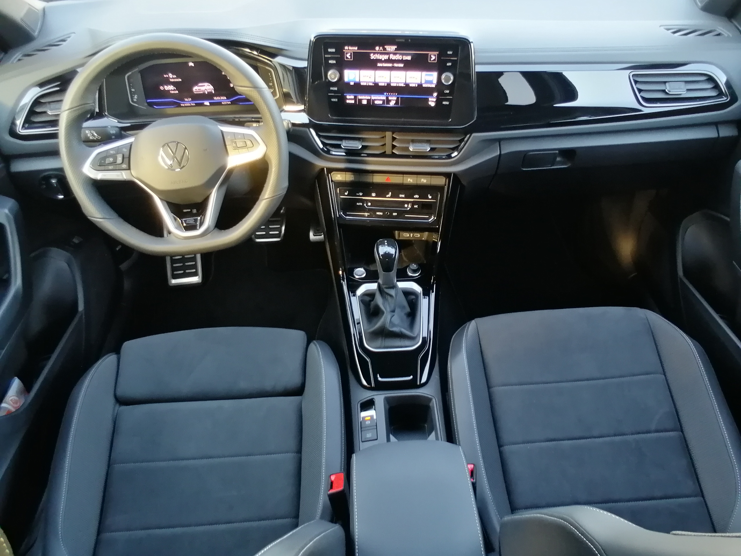 VW T-Roc R-Line 150 PS DSG Black Style AHK EPaket KAM