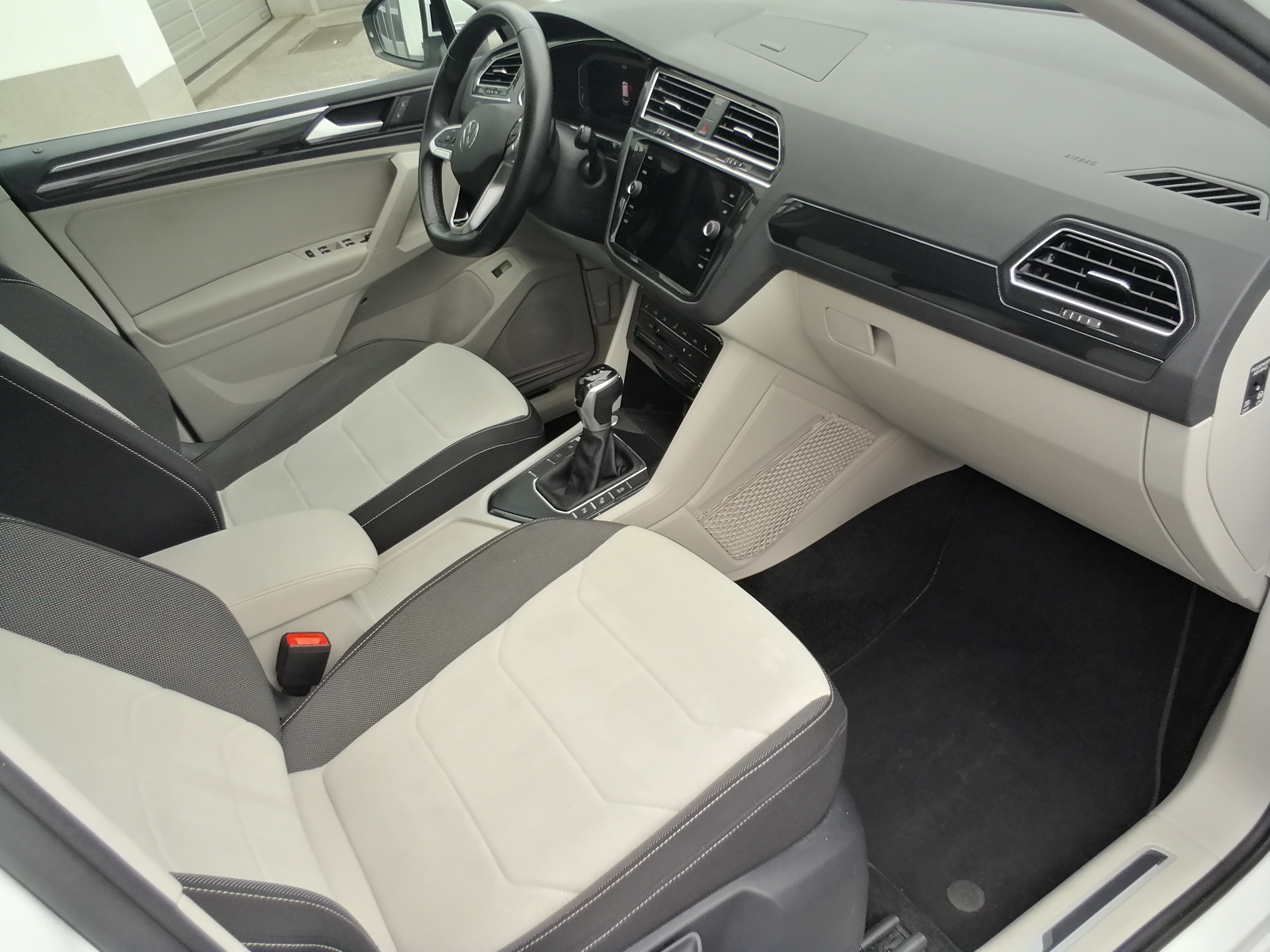 VW Tiguan 1,5 TSI DSG Elegance LED NAVI KAM SHZ ACC EPAKET