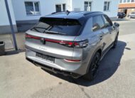 VW T-ROC 1.5 eTSI 150 PS R-Line IQ LIGHT AHK KAM ACC EKlappe