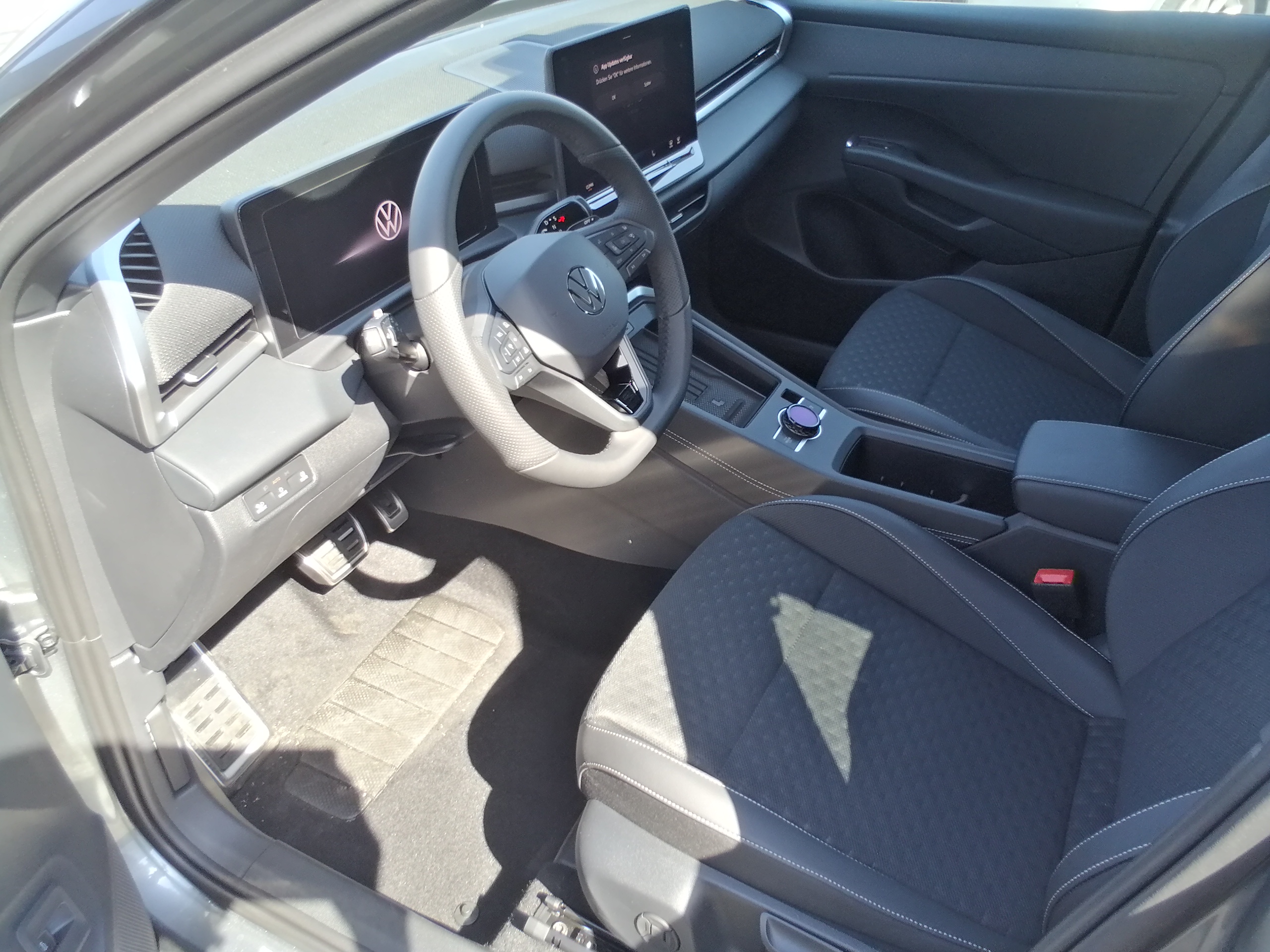 VW T-ROC 1.5 eTSI 150 PS R-Line IQ LIGHT AHK KAM ACC EKlappe